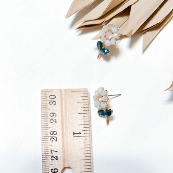 Flower statement stud earrings #65 - Picture 4 of 5